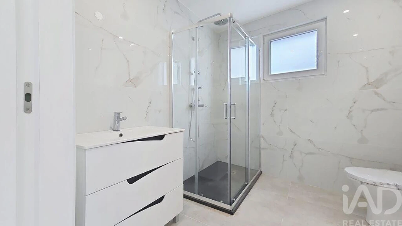 Apartamento T2 para Venda em Santa Maria, São Pedro e Matacães Foto 20