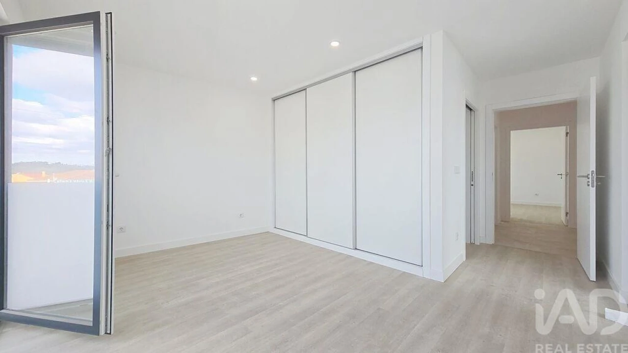 Apartamento T2 para Venda em Santa Maria, São Pedro e Matacães Foto 24