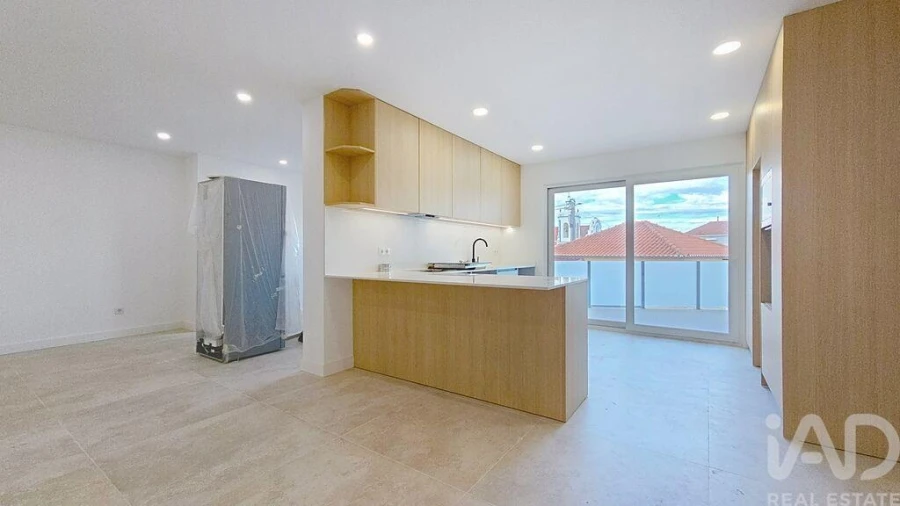 Apartamento T2 para Venda em Santa Maria, São Pedro e Matacães Foto 8