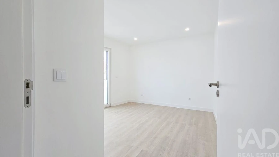 Apartamento T2 para Venda em Santa Maria, São Pedro e Matacães Foto 16