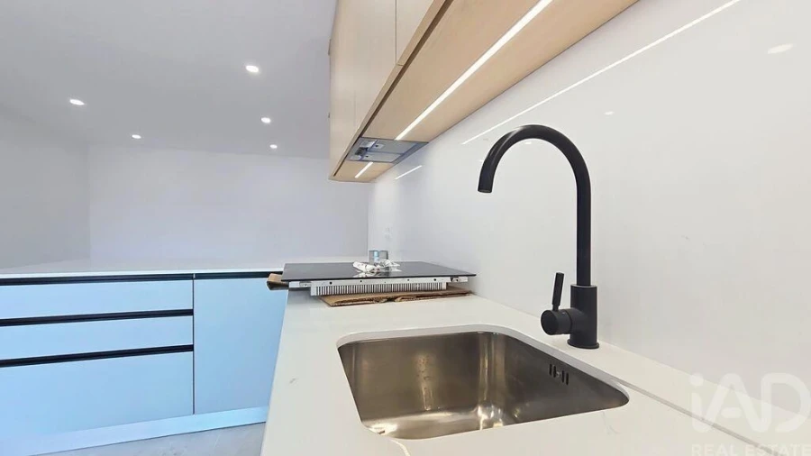 Apartamento T2 para Venda em Santa Maria, São Pedro e Matacães Foto 2