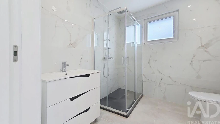 Apartamento T2 para Venda em Santa Maria, São Pedro e Matacães Foto 20