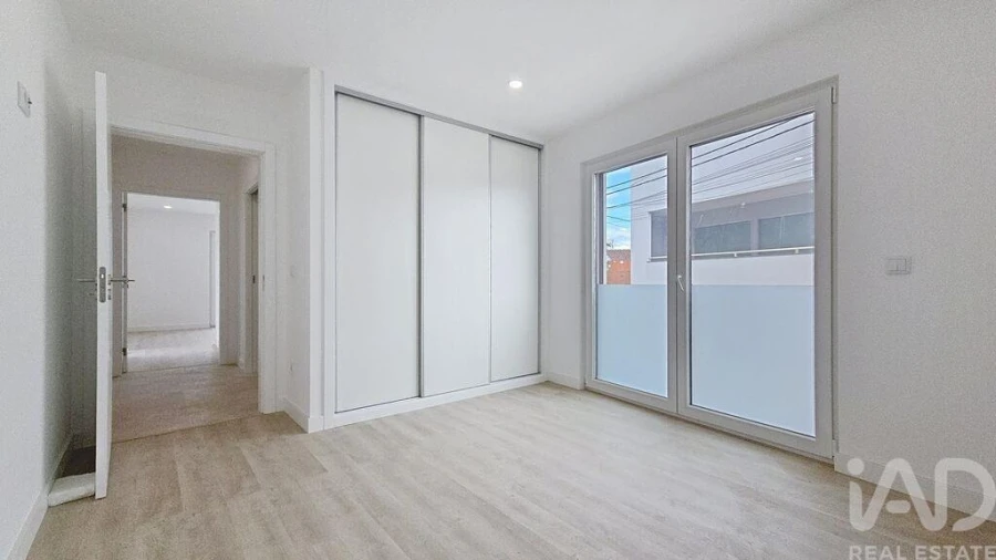 Apartamento T2 para Venda em Santa Maria, São Pedro e Matacães Foto 18