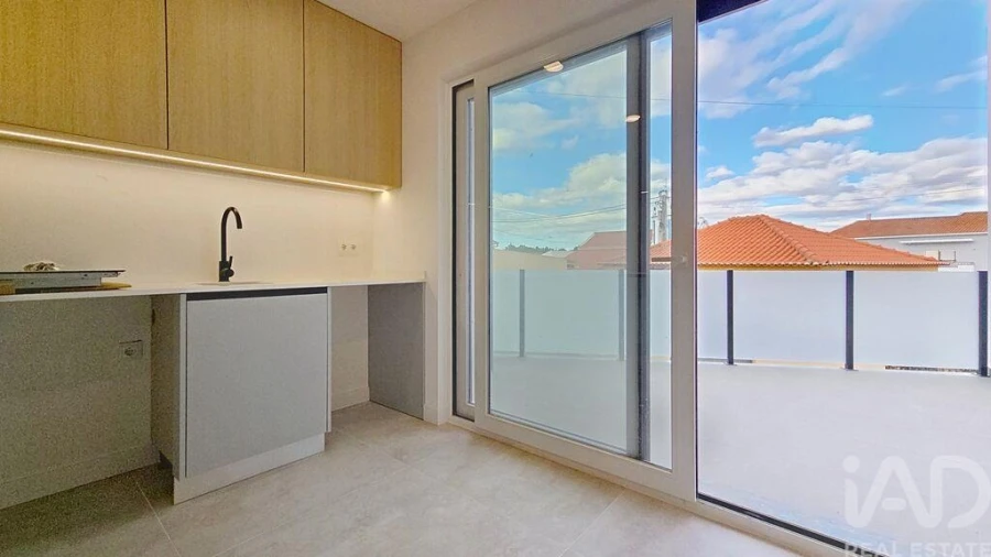 Apartamento T2 para Venda em Santa Maria, São Pedro e Matacães Foto 5