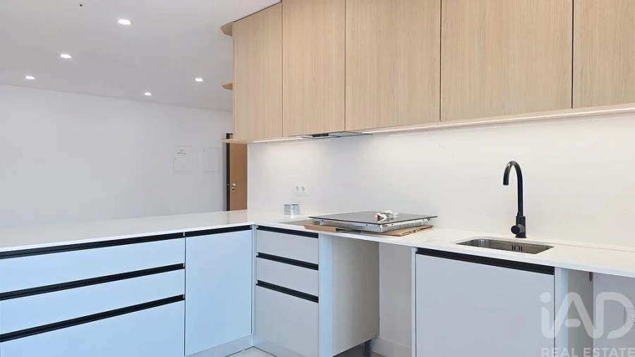 Apartamento T2 para Venda em Santa Maria, São Pedro e Matacães Foto 3