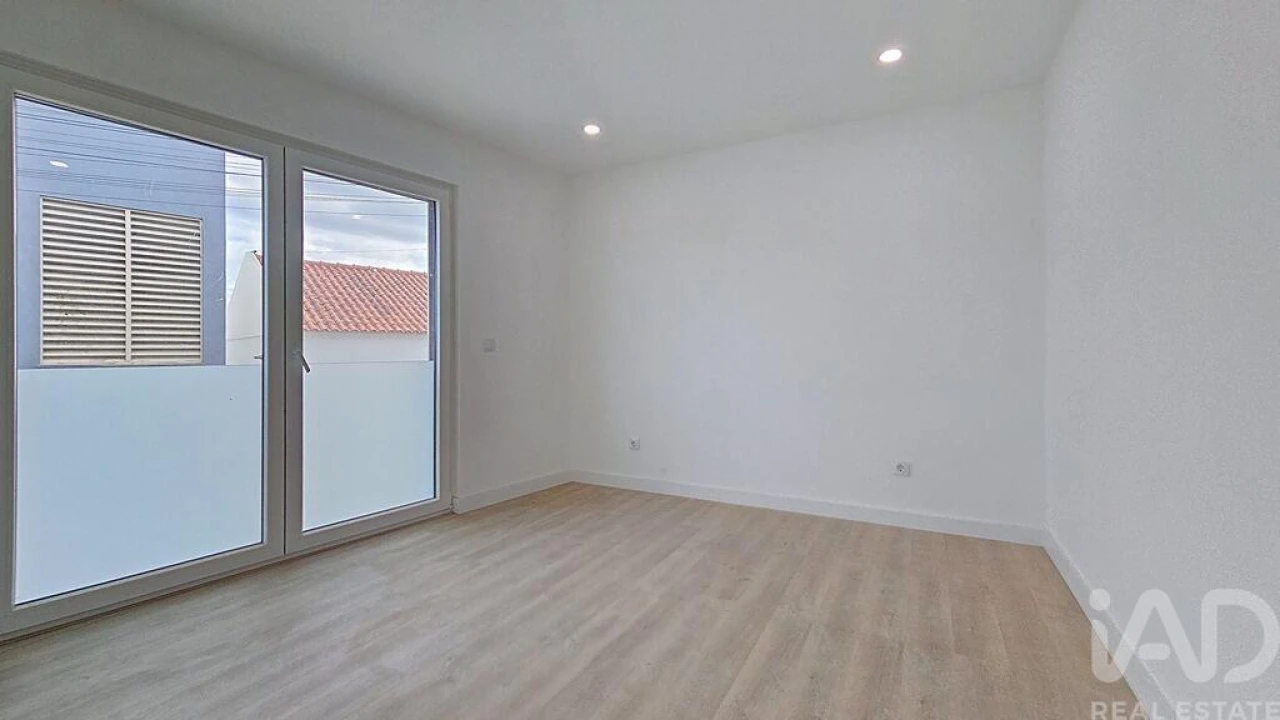 Apartamento T2 para Venda em Santa Maria, São Pedro e Matacães Foto 17