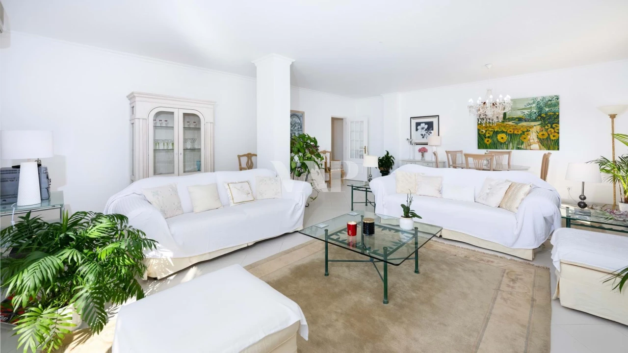 Apartamento T4 para Venda em Quarteira Foto 10