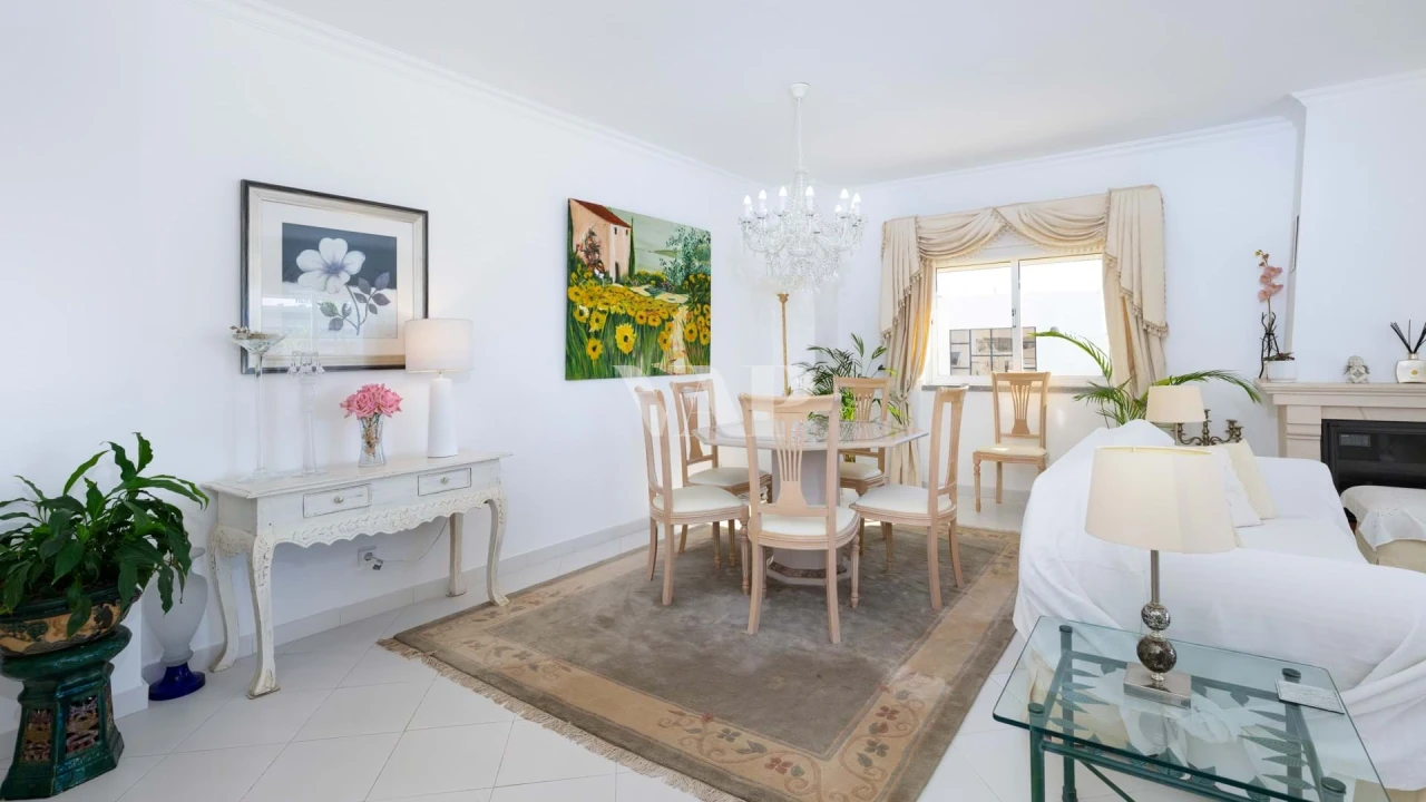 Apartamento T4 para Venda em Quarteira Foto 11