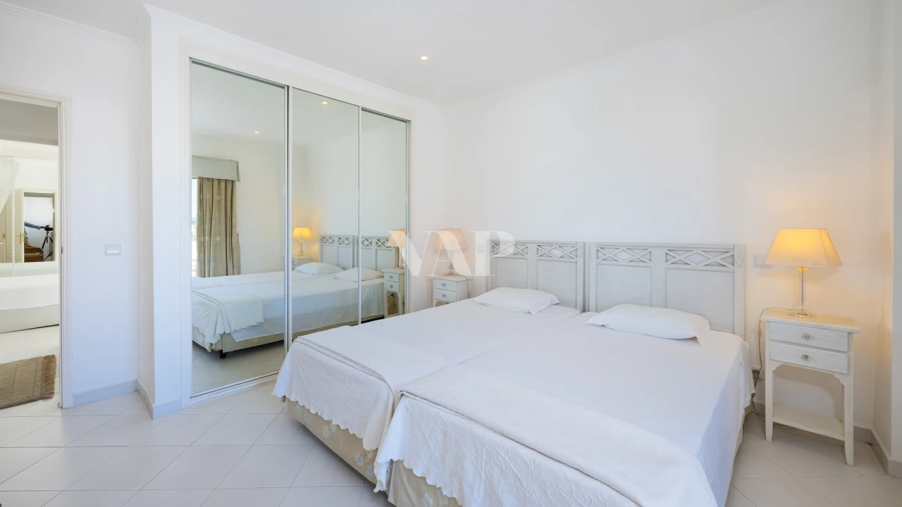 Apartamento T4 para Venda em Quarteira Foto 22