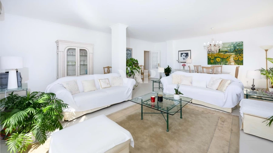 Apartamento T4 para Venda em Quarteira Foto 10