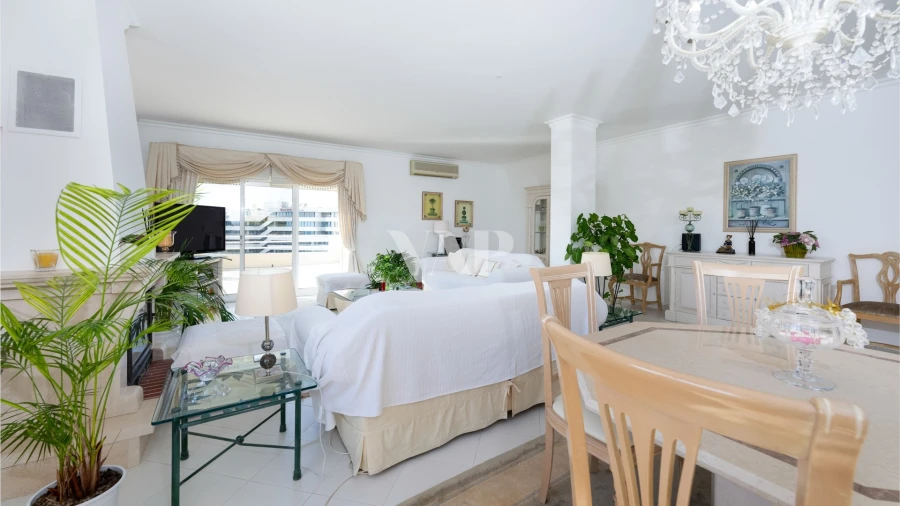 Apartamento T4 para Venda em Quarteira Foto 6