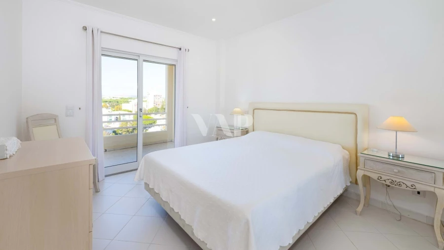 Apartamento T4 para Venda em Quarteira Foto 18
