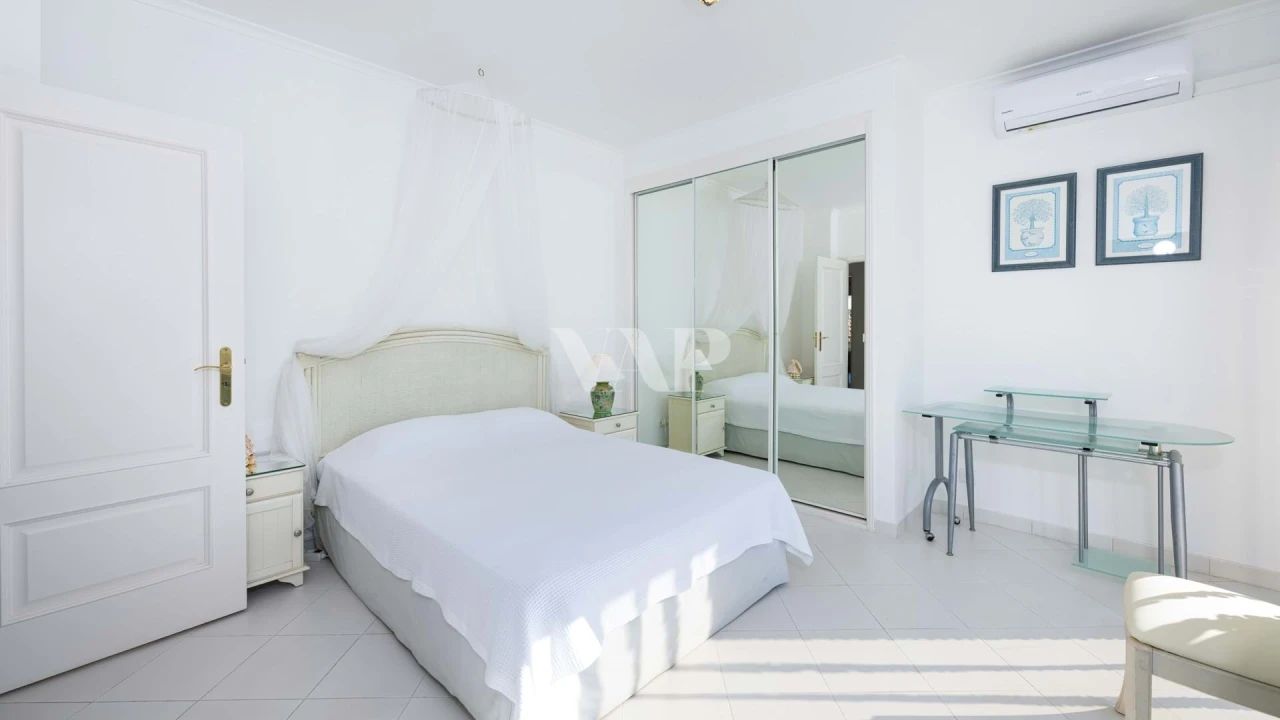 Apartamento T4 para Venda em Quarteira Foto 24