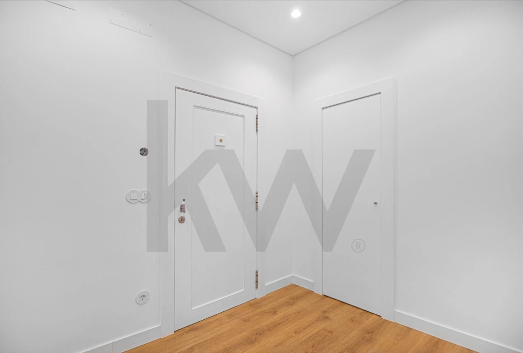 Apartamento T2 para Venda em Areeiro Foto 19