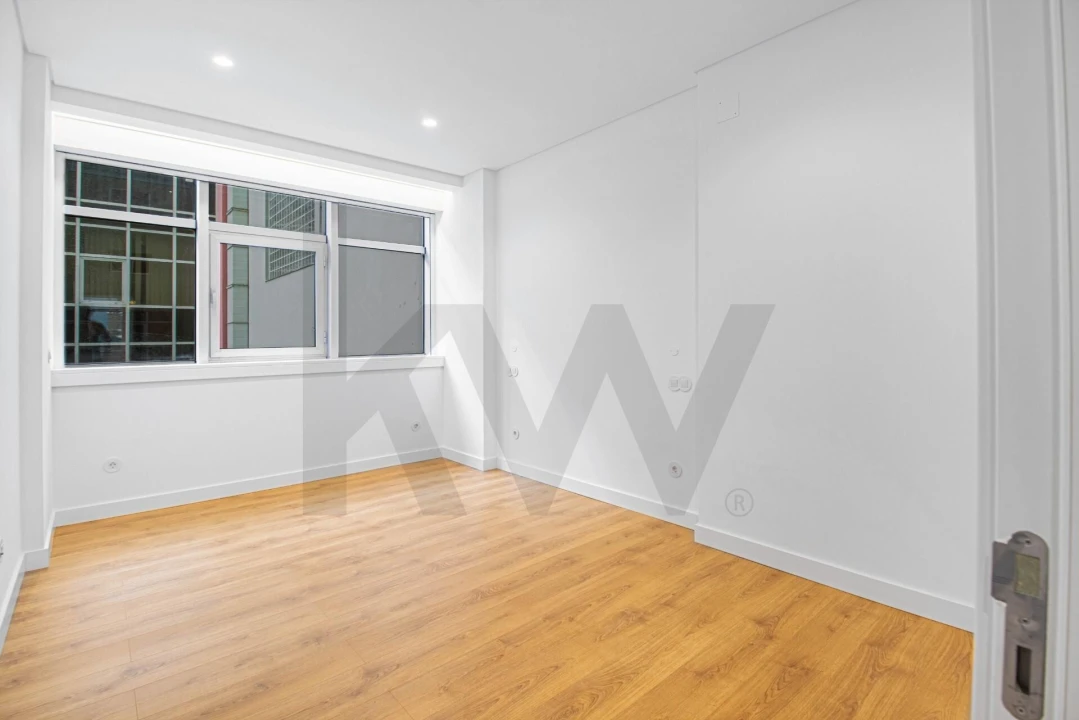 Apartamento T2 para Venda em Areeiro Foto 12