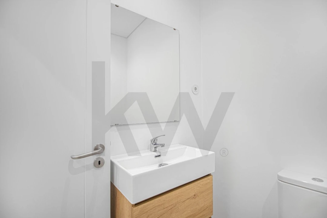 Apartamento T2 para Venda em Areeiro Foto 15