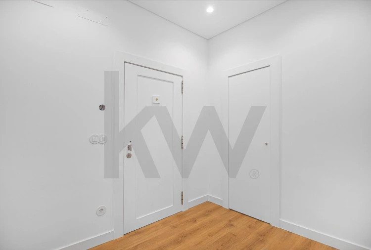 Apartamento T2 para Venda em Areeiro Foto 19