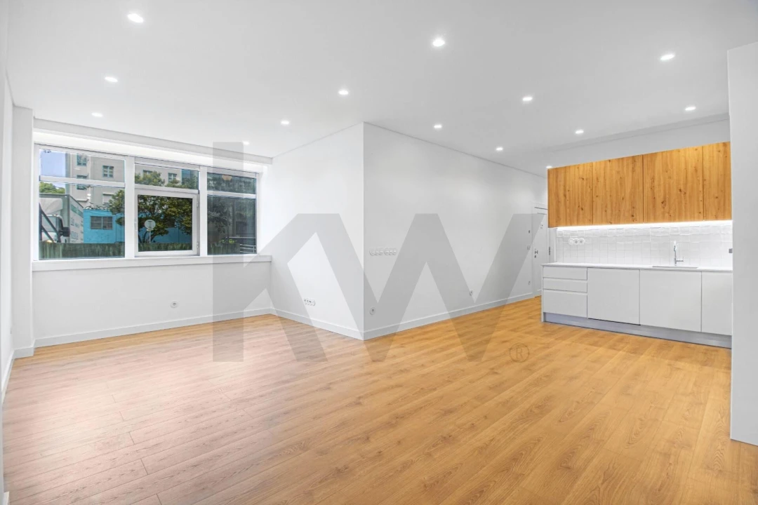 Apartamento T2 para Venda em Areeiro Foto 1