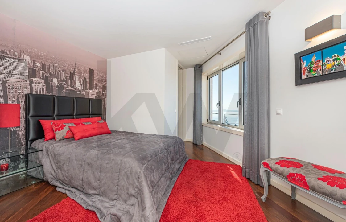 Apartamento T4 para Venda em Parque das Nações Foto 27