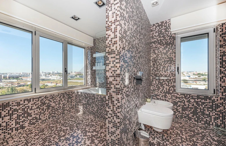 Apartamento T4 para Venda em Parque das Nações Foto 45
