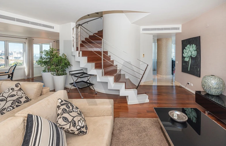 Apartamento T4 para Venda em Parque das Nações Foto 16