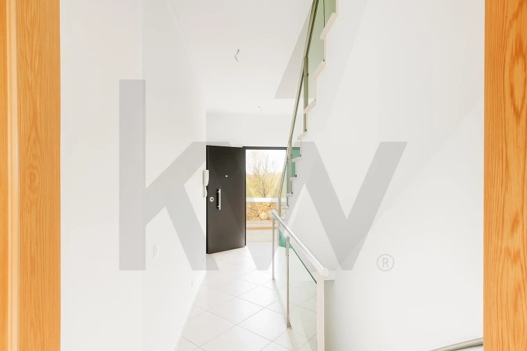 Moradia T3 para Arrendamento em Albufeira e Olhos de Água Foto 3