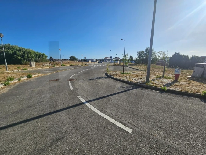 Terreno para Venda em Sarilhos Grandes Foto 12