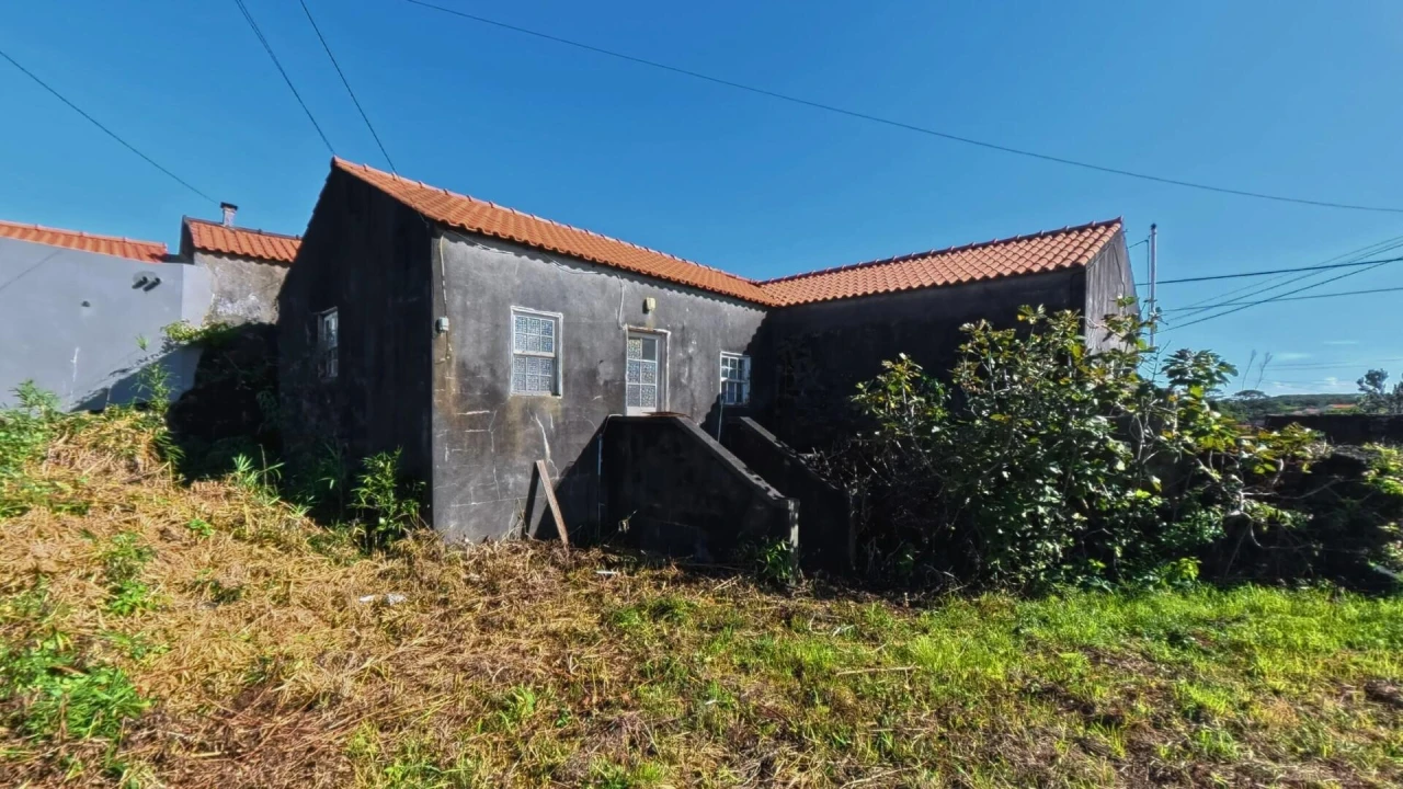 Moradia T3 para Venda em Madalena Foto 4