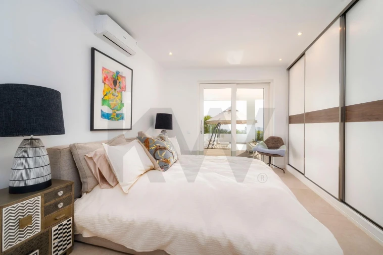 Moradia T4 para Venda em Loule (São Sebastião) Foto 21