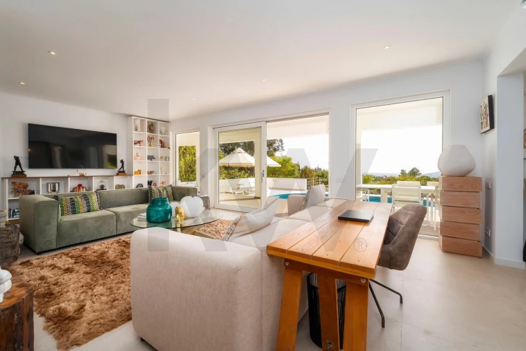 Moradia T4 para Venda em Loule (São Sebastião) Foto 10