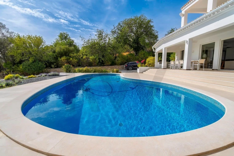 Moradia T4 para Venda em Loule (São Sebastião) Foto 2