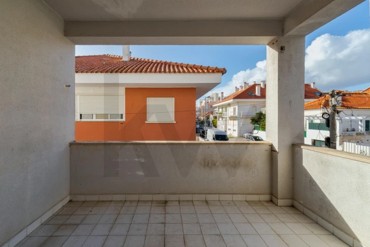 Apartamento T2 para Arrendamento em Costa da Caparica Foto 3