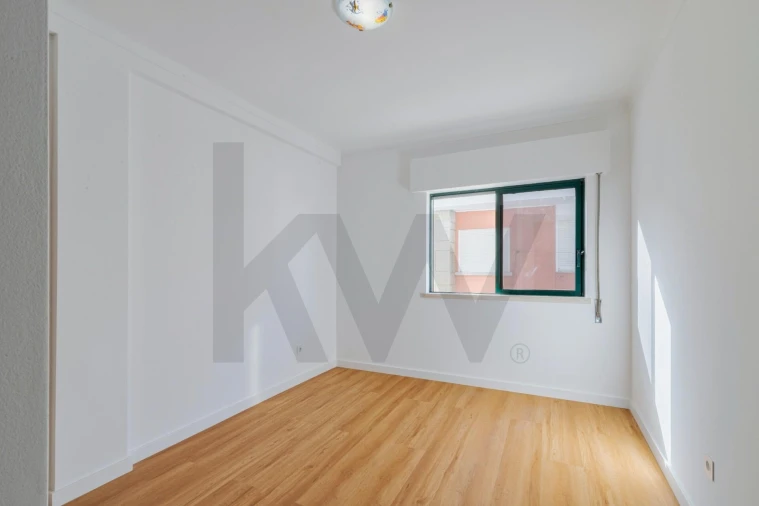 Apartamento T2 para Arrendamento em Costa da Caparica Foto 12