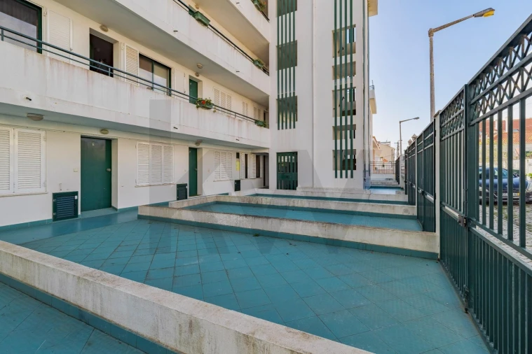 Apartamento T2 para Arrendamento em Costa da Caparica Foto 24