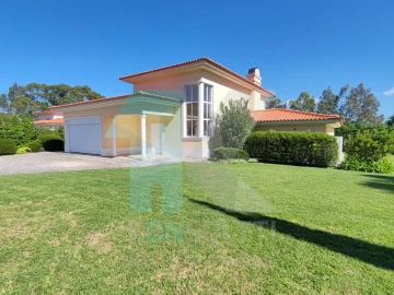 Moradia T4 para Venda em Alcabideche