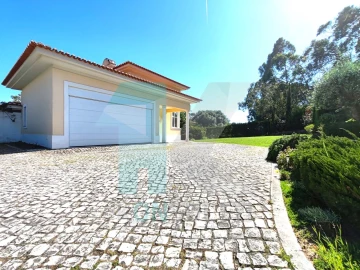Moradia T4 para Venda em Alcabideche