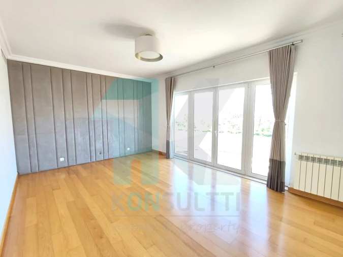 Moradia T4 para Venda em Alcabideche Foto 30