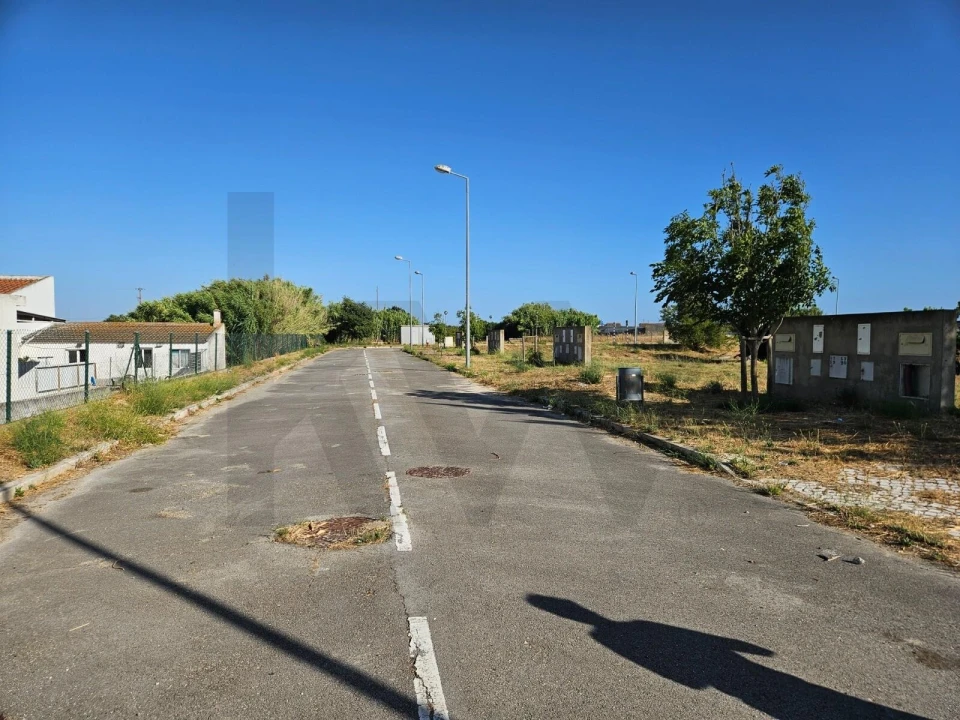 Terreno para Venda em Sarilhos Grandes Foto 15