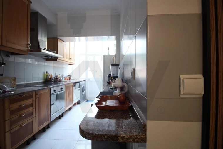 Apartamento T2 para Venda em Alfragide Foto 18