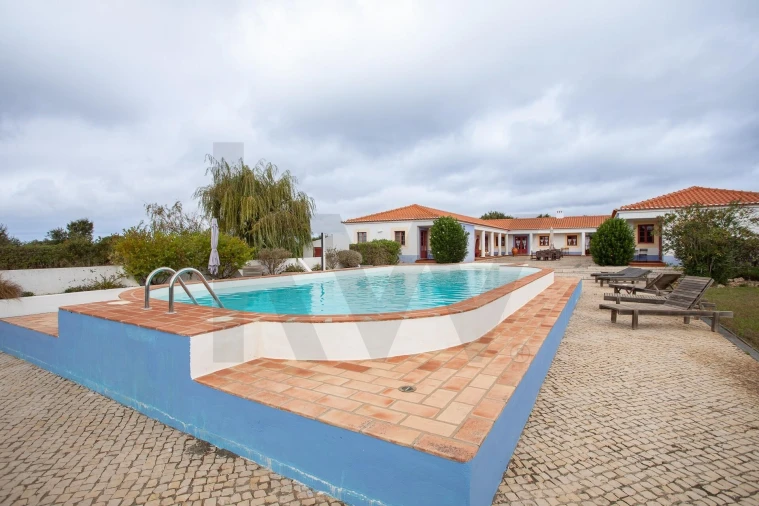 Quinta T8 para Venda em Longueira/Almograve