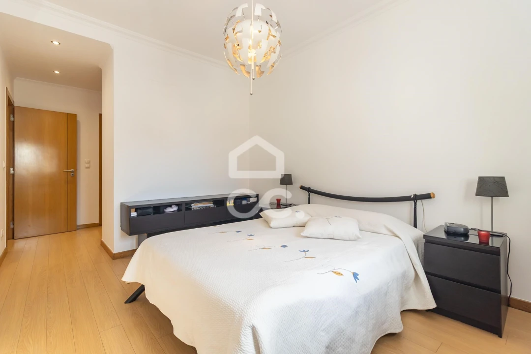 Apartamento T2 para Venda em Ramada e Caneças Foto 36