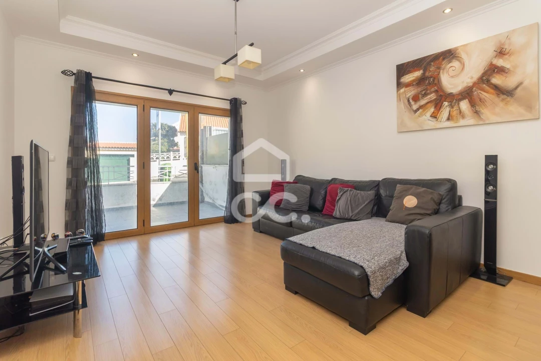 Apartamento T2 para Venda em Ramada e Caneças Foto 2