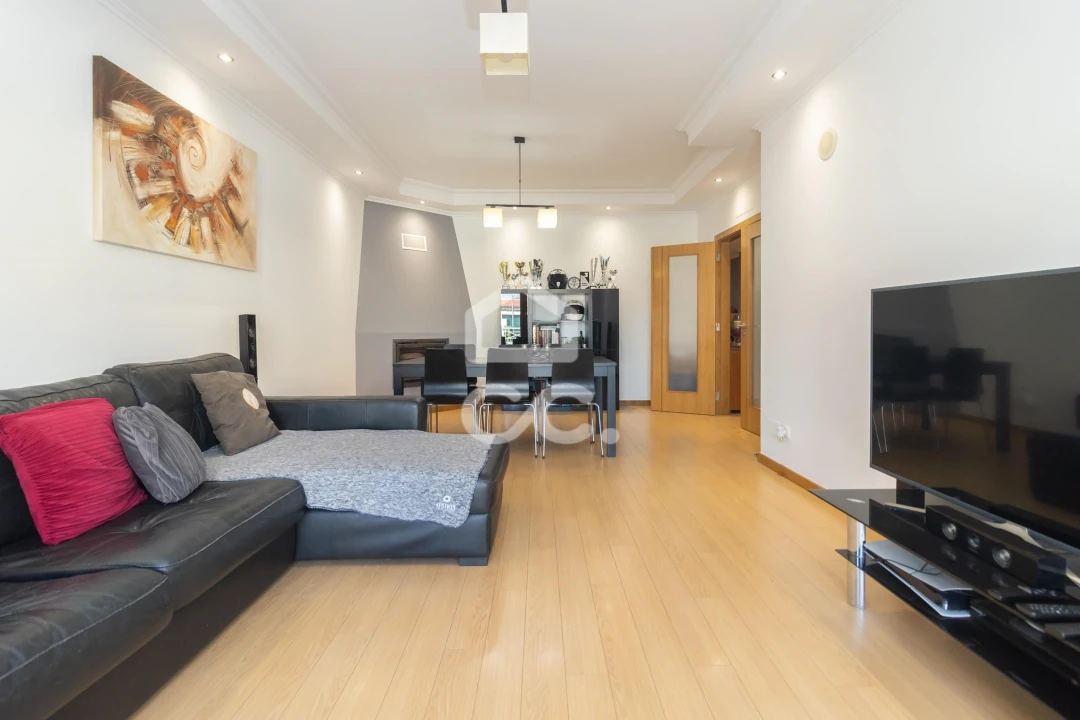 Apartamento T2 para Venda em Ramada e Caneças Foto 7