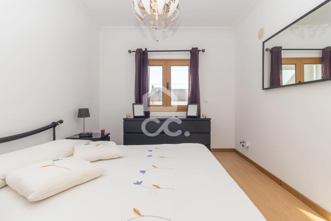 Apartamento T2 para Venda em Ramada e Caneças Foto 35