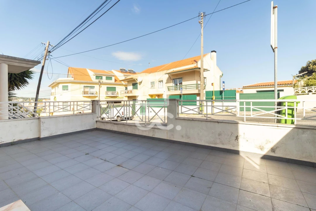 Apartamento T2 para Venda em Ramada e Caneças Foto 12