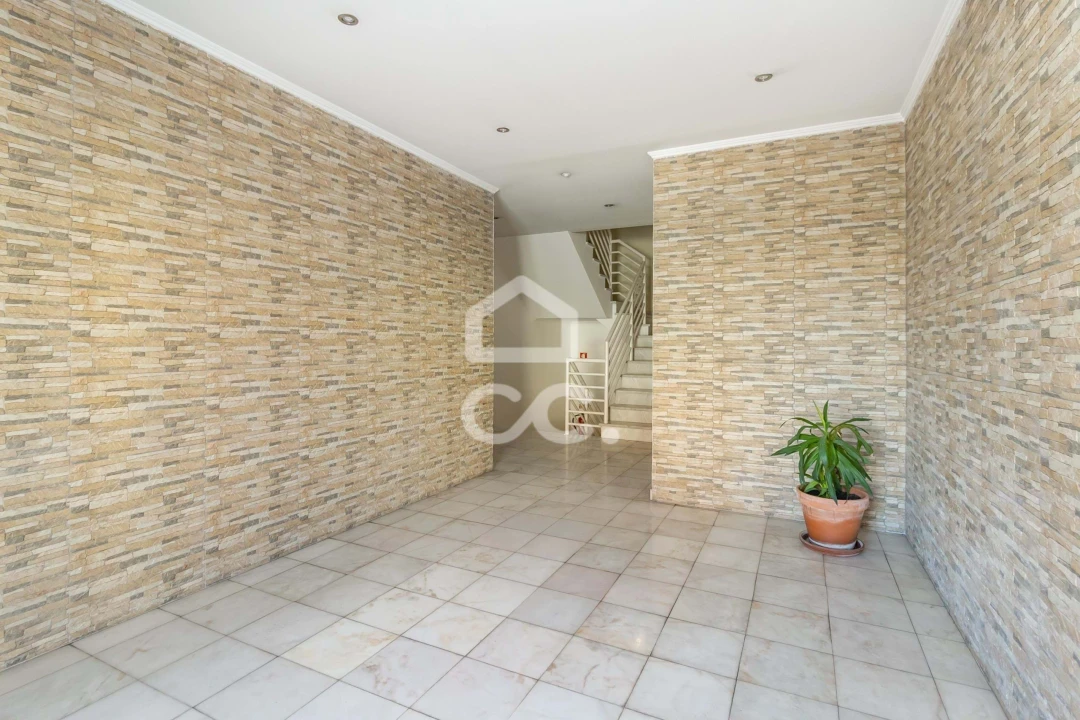 Apartamento T2 para Venda em Ramada e Caneças Foto 44