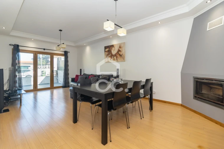 Apartamento T2 para Venda em Ramada e Caneças Foto 3