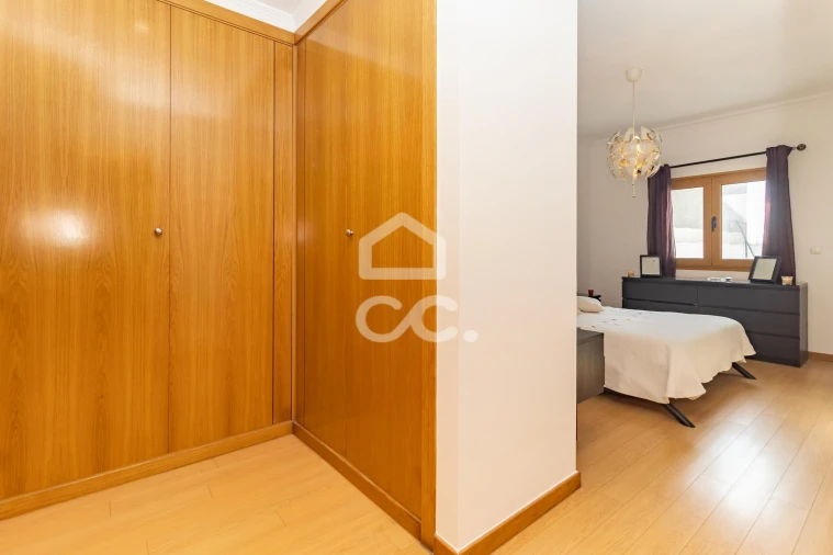 Apartamento T2 para Venda em Ramada e Caneças Foto 34