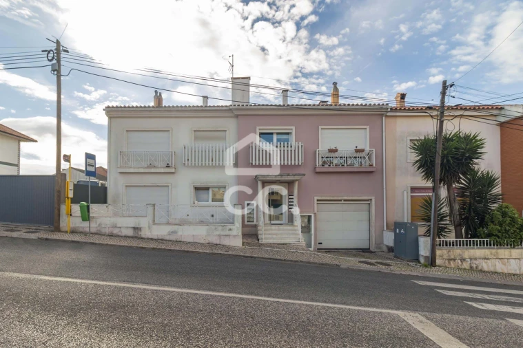 Apartamento T2 para Venda em Ramada e Caneças