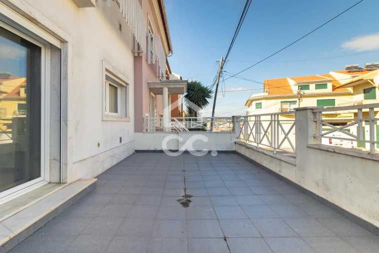 Apartamento T2 para Venda em Ramada e Caneças Foto 13